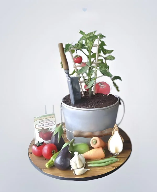 Торт Огород в виде ведерка и овощами Торт Огород в виде ведерка и овощами Фото