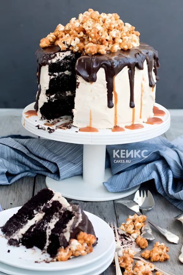 Торт с глазурью и орехами Торт с глазурью и орехами Фото