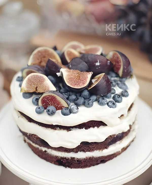 Стильный торт с инжиром и черникой Фото