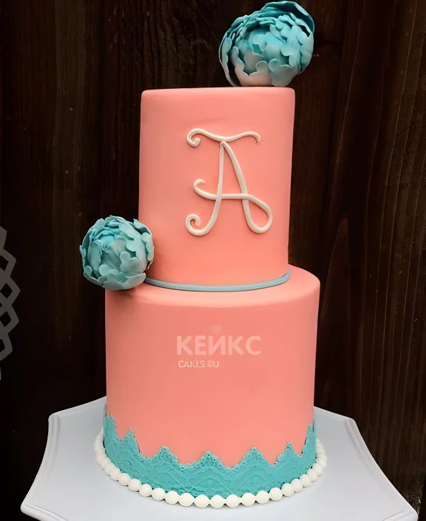 Торт розово-бирюзовый с инициалами Фото