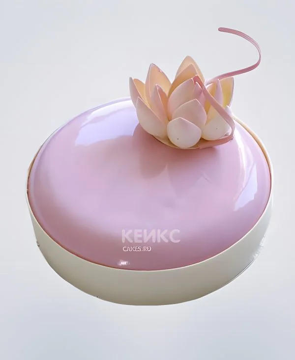 Нежно-розовый торт с глазурью Нежно-розовый торт с глазурью Фото