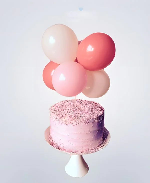 Торт с разноцветными воздушными шариками Торт с разноцветными воздушными шариками Фото