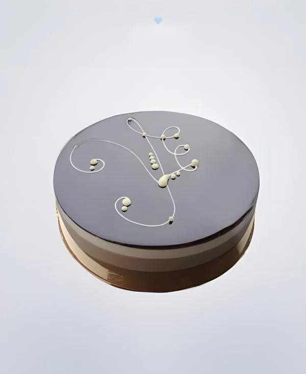 Зеркальный торт с белым узором Зеркальный торт с белым узором Фото