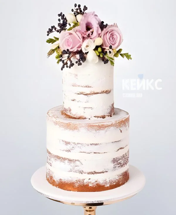 Нежный торт с розовыми цветами Фото