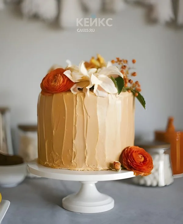 Красивый торт с яркими живыми цветами Фото