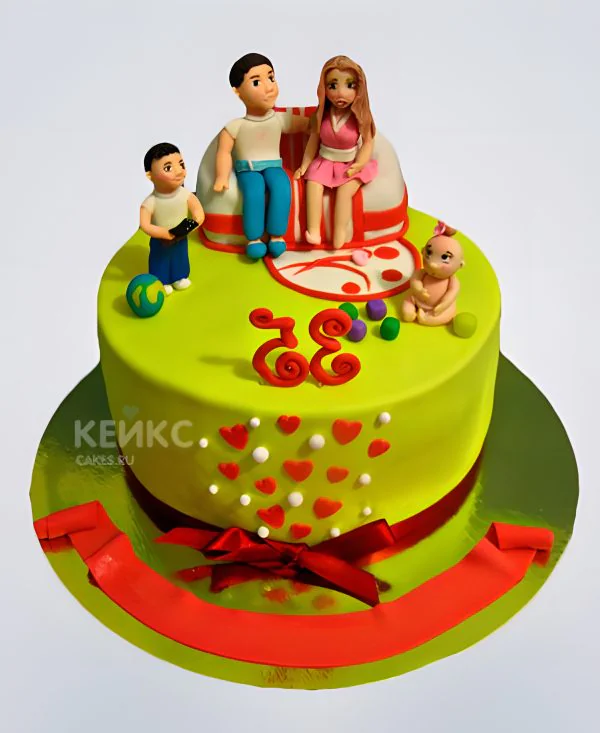 Яркий торт с родителями на диване и малышом Яркий торт с родителями на диване и малышом Фото