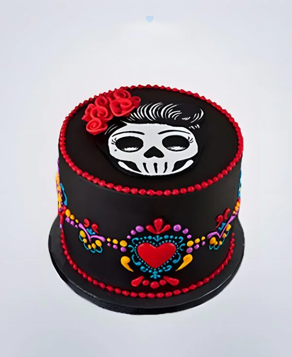 Торт в готическом стиле с черепом и сердечком Фото