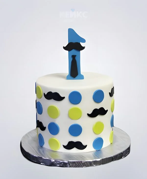 Белый торт в горошек с цифрой и усами Белый торт в горошек с цифрой и усами Фото