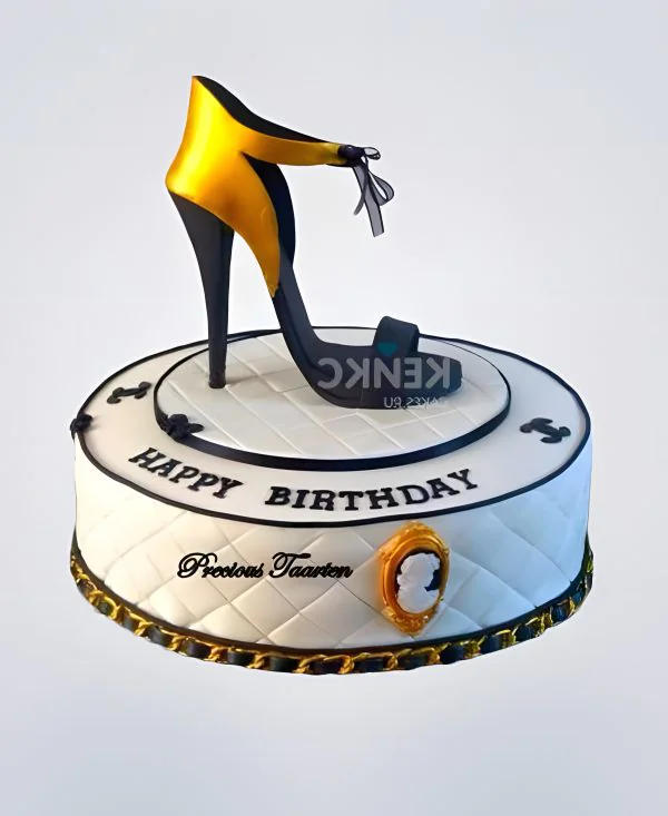 Стильный торт с золотой туфлей Стильный торт с золотой туфлей Фото