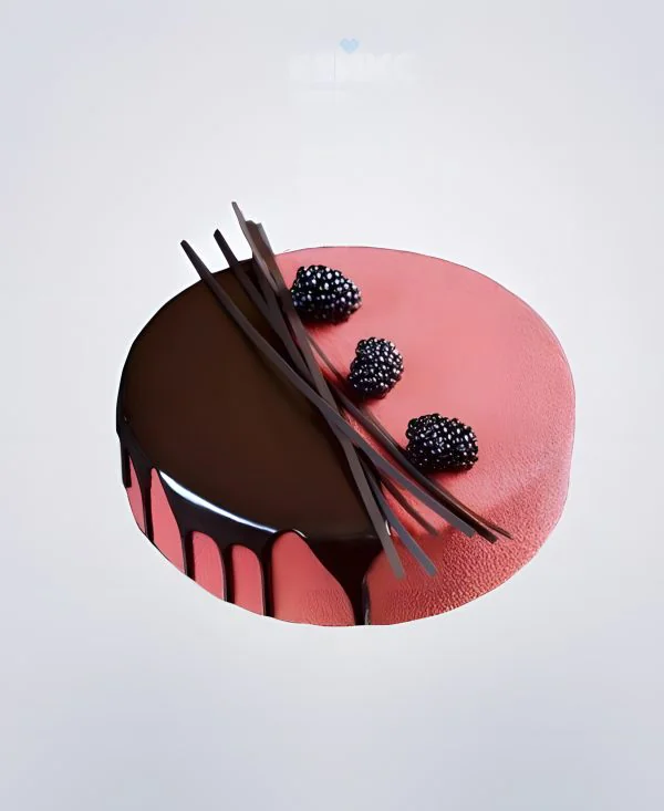 Велюровый торт с глазурью и ягодами Велюровый торт с глазурью и ягодами Фото