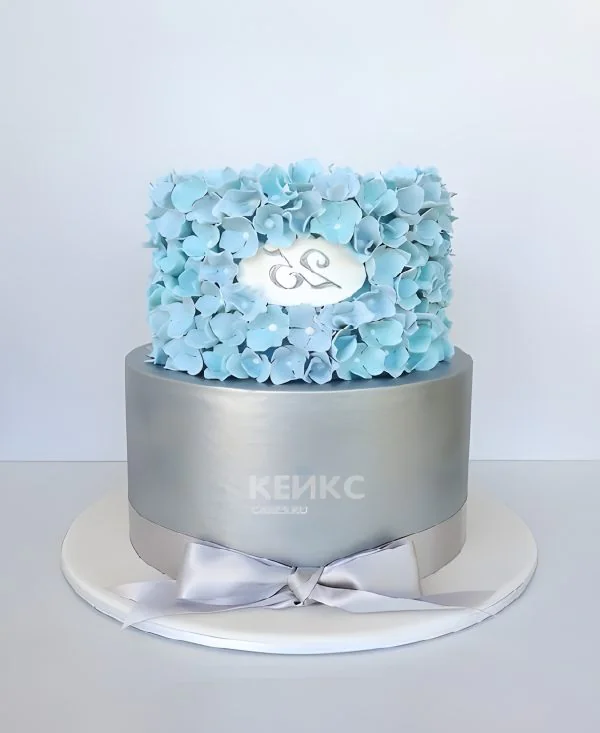 Торт с голубыми цветочками на юбилей девушке 25 лет Фото