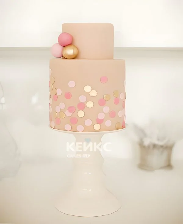 Торт с разноцветными шариками на юбилей девушке 25 лет Фото