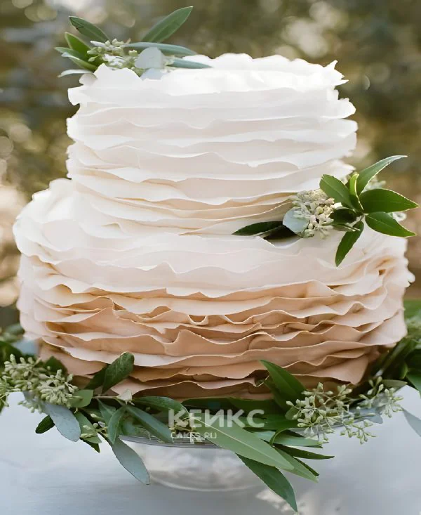 Торт на юбилей женщине с зелеными листочками Фото