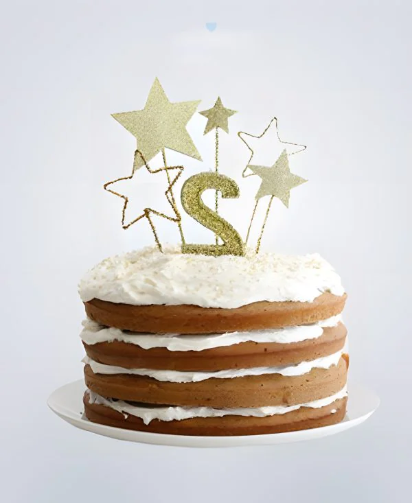 Торт с открытыми коржами и звездами Торт с открытыми коржами и звездами Фото