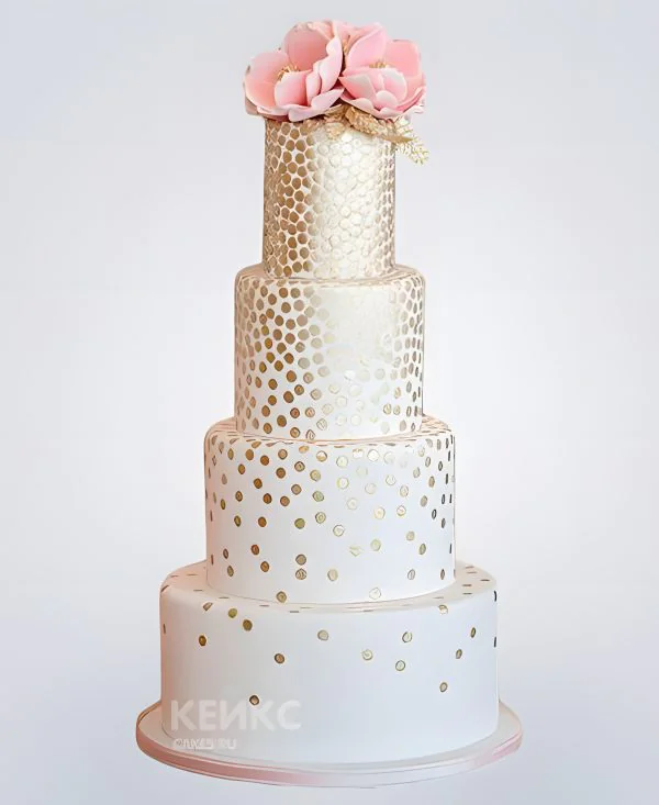 Весенний свадебный торт с золотом Фото