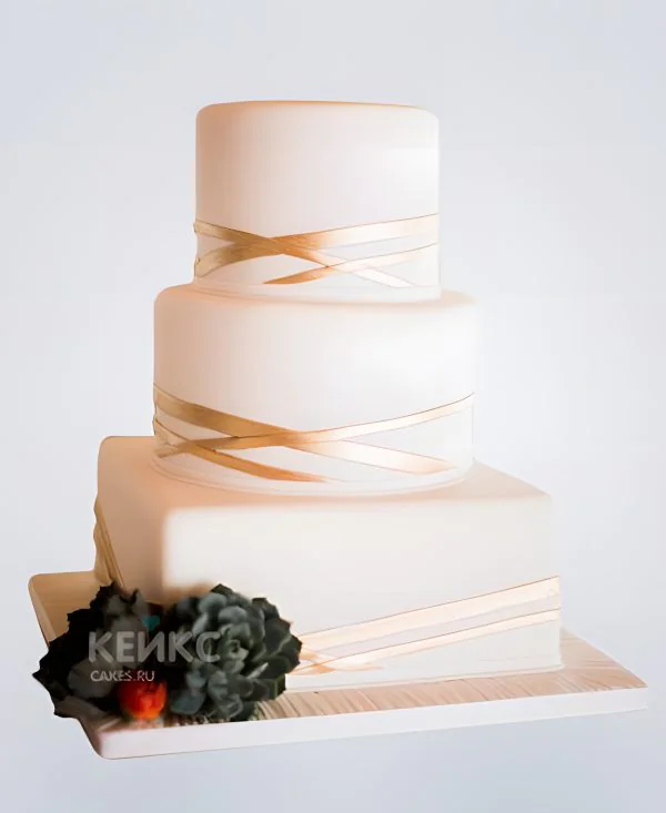 Нежно-розовый свадебный торт в весеннем стиле Нежно-розовый свадебный торт в весеннем стиле Фото