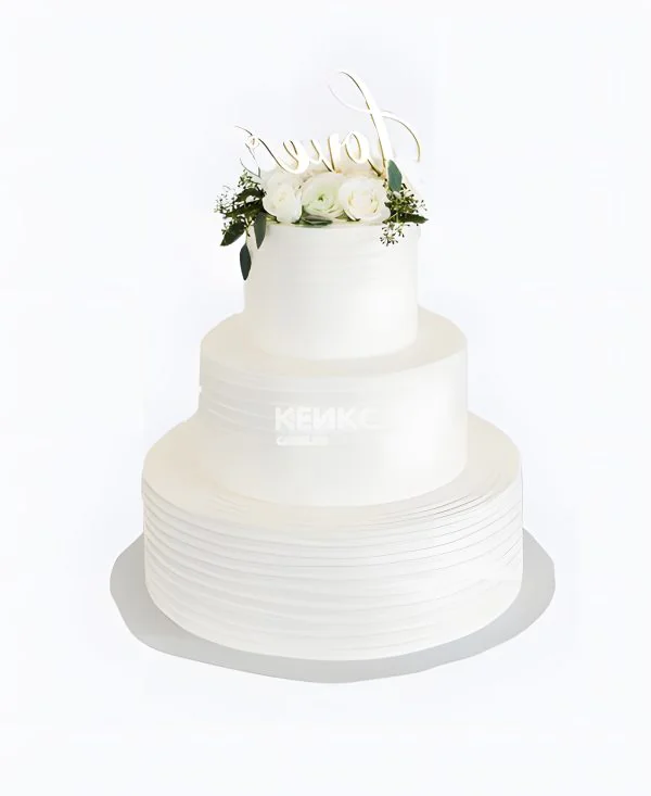 Нежный большой белый торт с розой Фото