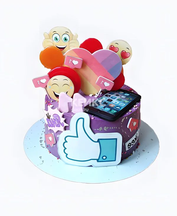 Фиолетовый торт со смайлами Фото