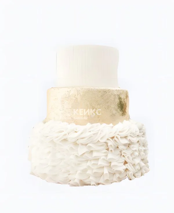 Трехъярусный торт с рюшами Фото