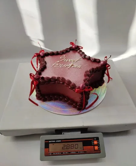 Фото готового торта перед доставкой