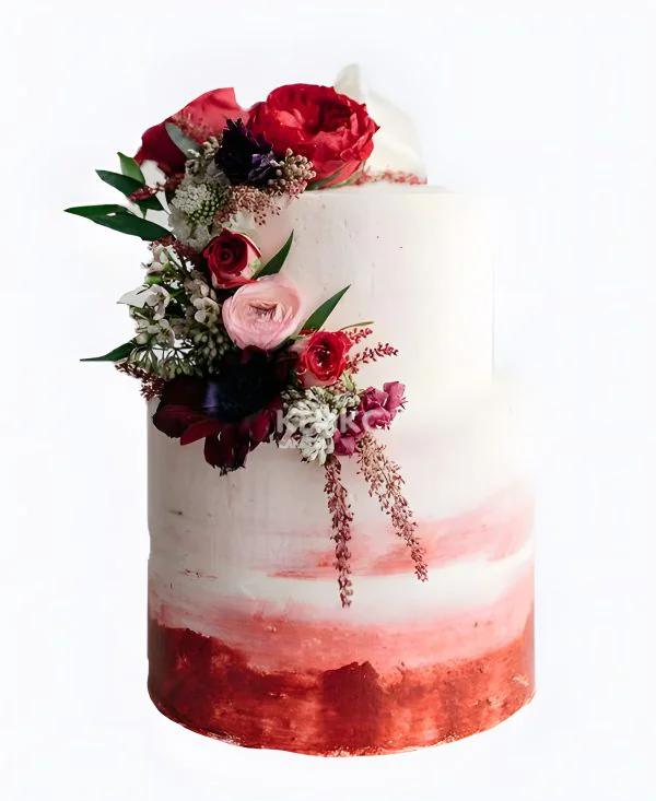 Великолепный торт с цветами в красных оттенках Великолепный торт с цветами в красных оттенках Фото