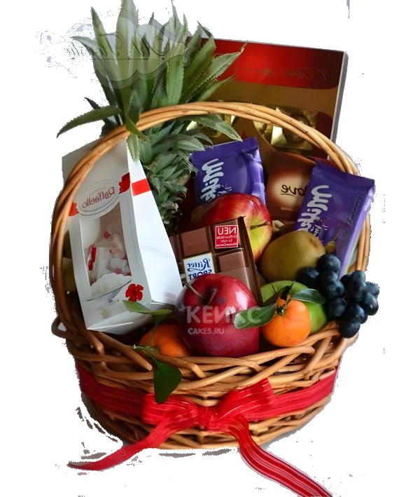 Корзина с конфетами и фруктами Фото