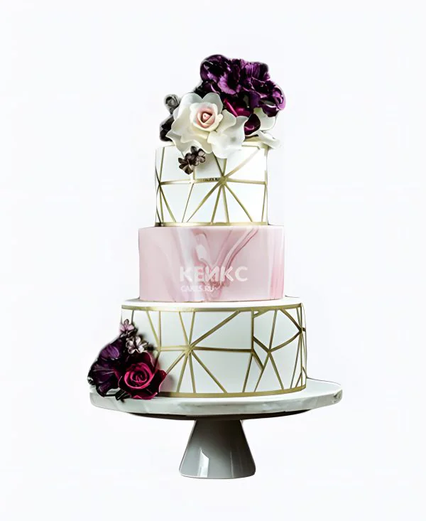 Необычный мастичный свадебный торт с розами Необычный мастичный свадебный торт с розами Фото