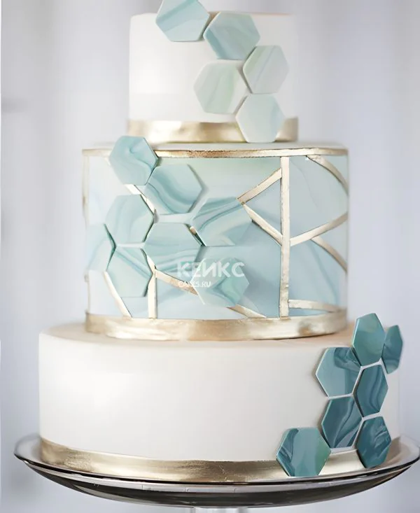 Мастичный свадебный торт с элементами декора Мастичный свадебный торт с элементами декора Фото