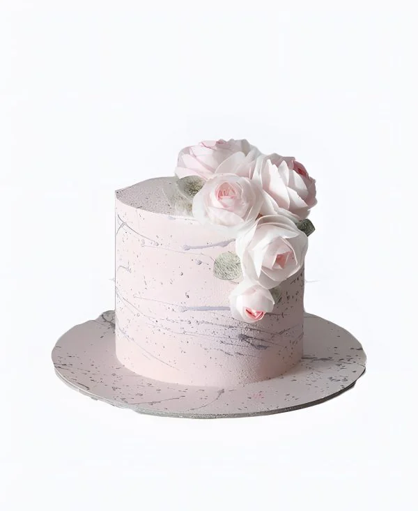 Простой одноярусныфй свадебный торт с розами Фото