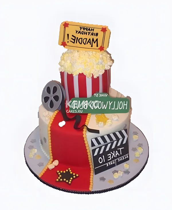 Торт с красной дорожкой и попкорном Фото