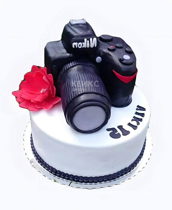 Торт с фотоаппаратом на 15 лет девушке Торт с фотоаппаратом на 15 лет девушке Фото