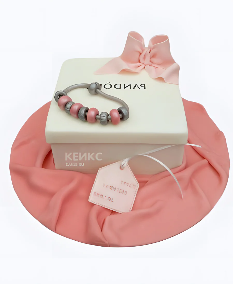 Торт в виде коробочки Pandora Фото
