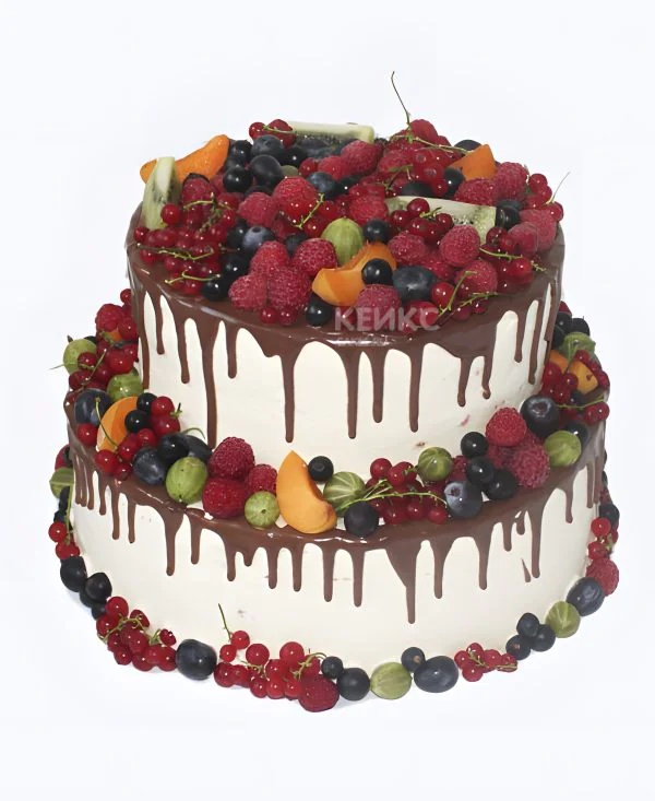 Торт двухэтажный с шоколадной глазурью и ягодами Торт двухэтажный с шоколадной глазурью и ягодами Фото