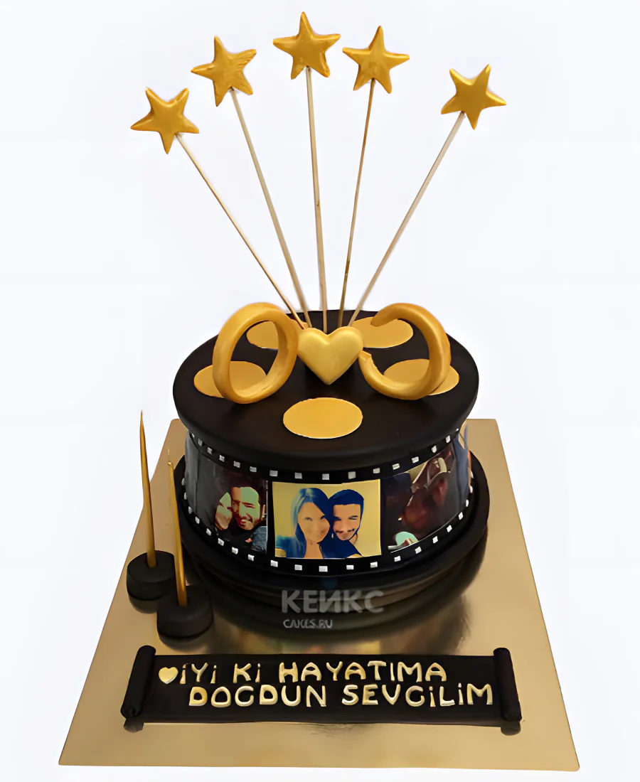 Черный торт с фото и золотыми звездами Черный торт с фото и золотыми звездами Фото
