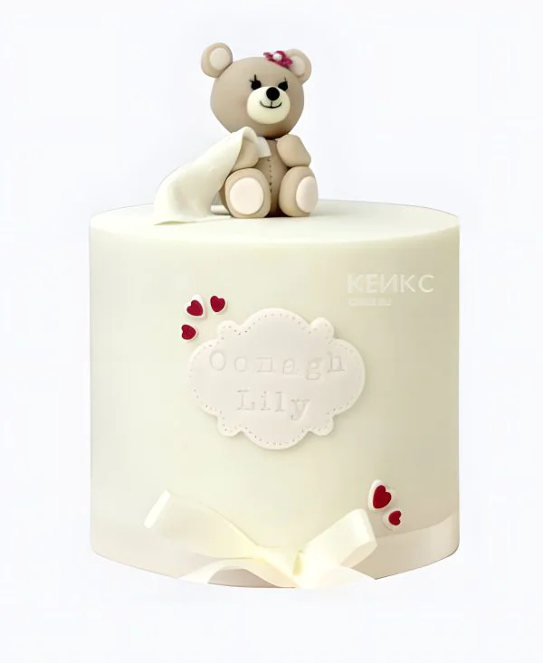 Бежевый торт с мишкой Фото