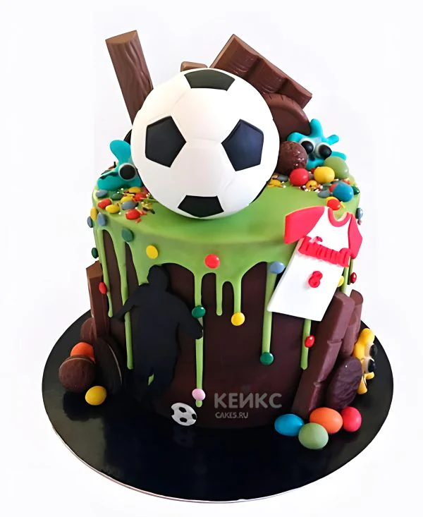 Шоколадный торт футбол без мастики с вкусняшками Шоколадный торт футбол без мастики с вкусняшками Фото