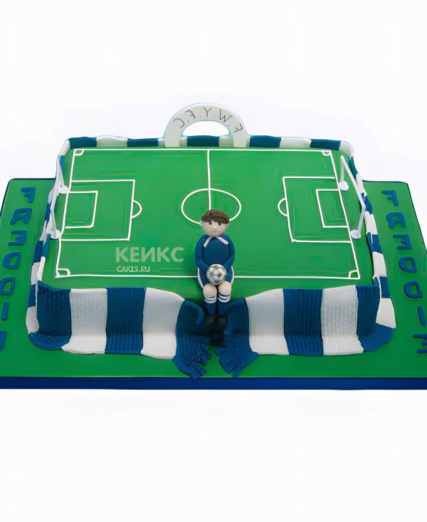 Торт футбольное поле с фигуркой из мастики Торт футбольное поле с фигуркой из мастики Фото