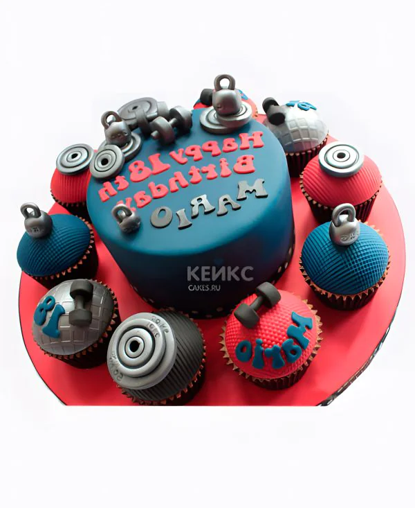 Торт с гирей и капкейками Торт с гирей и капкейками Фото