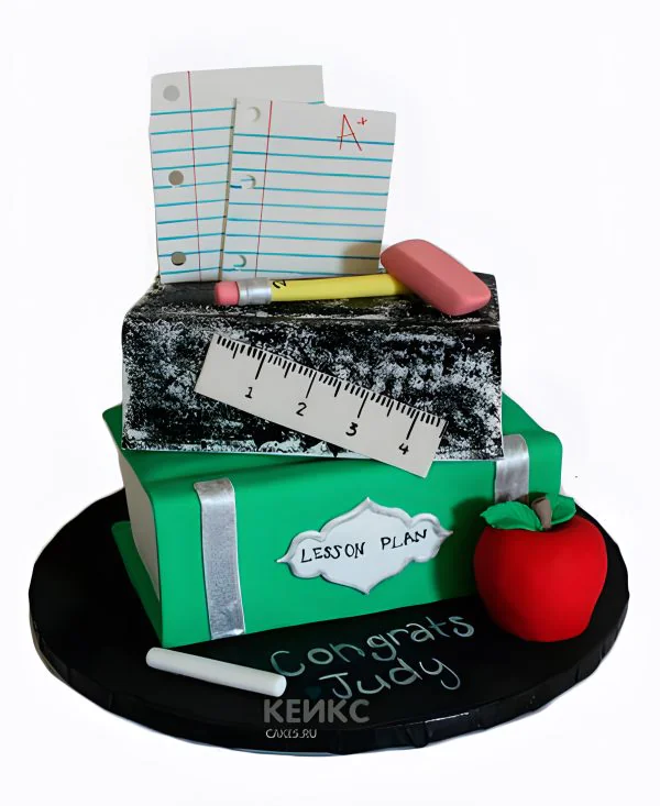 Красивый торт с яблоком и линейкой Фото