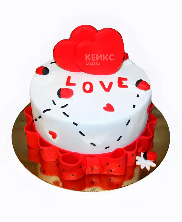 Торт с красными сердцами и бантом Торт с красными сердцами и бантом Фото