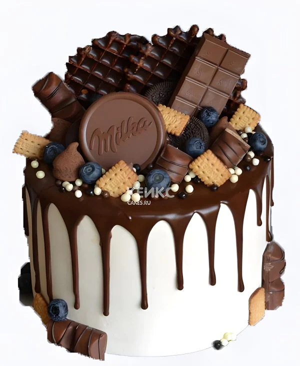 Торт на день рождения с кремом, шоколадом и сладостями Фото