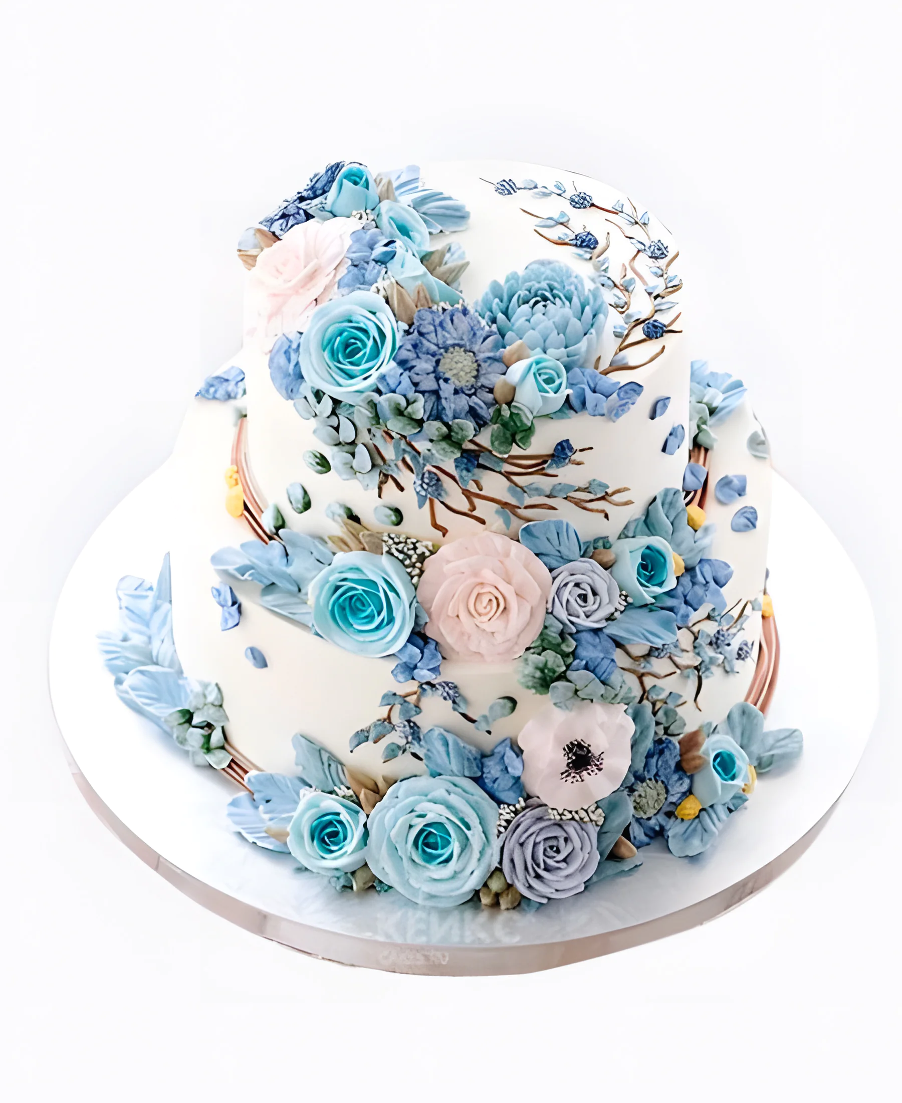 Двухъярусный торт с голубыми цветами для девушки Фото