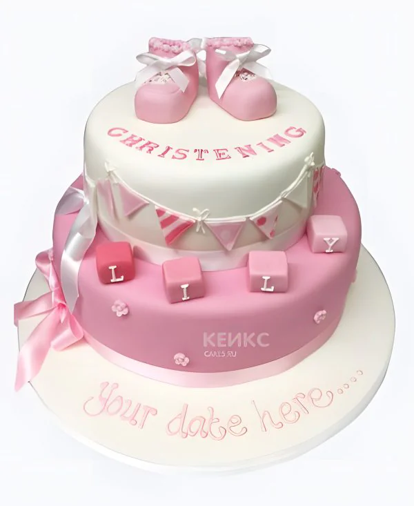 Торт с флажками и кубиками в розовых тонах Фото