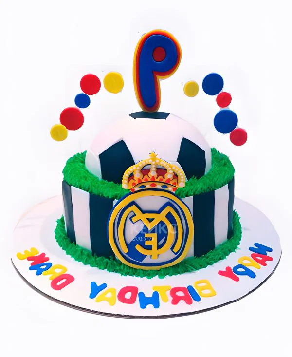 Разноцветный торт реал мадрид с мячом Разноцветный торт реал мадрид с мячом Фото