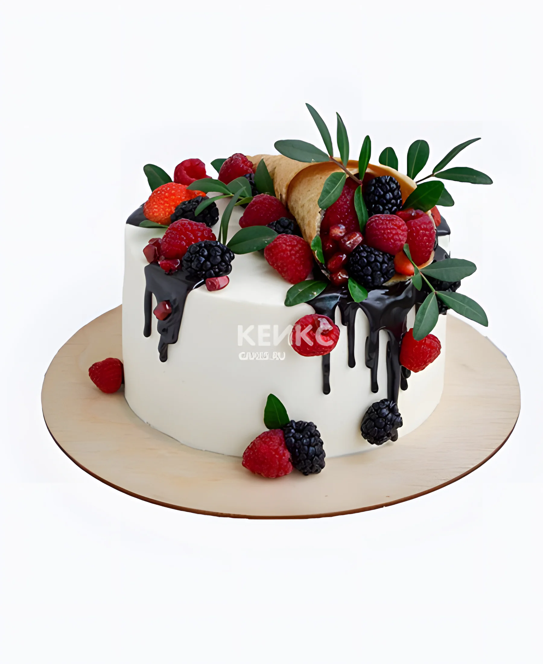 Минималистичный торт с ягодами Фото