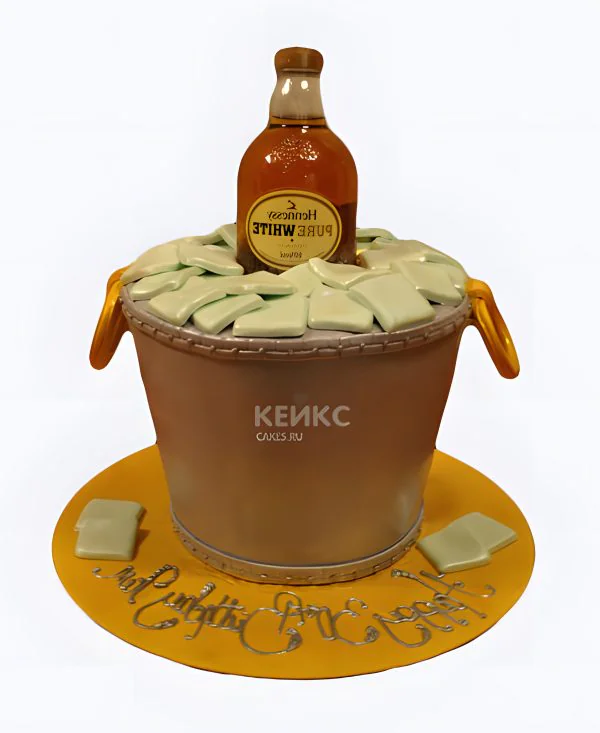 Дорогой торт с бутылкой коньяка Дорогой торт с бутылкой коньяка Фото