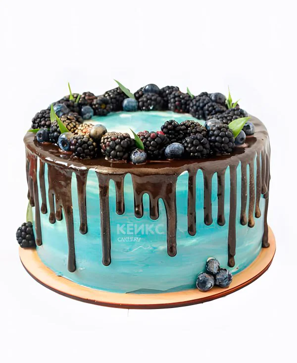 Бирюзовый торт с ежевикой с шоколадными подтеками Фото