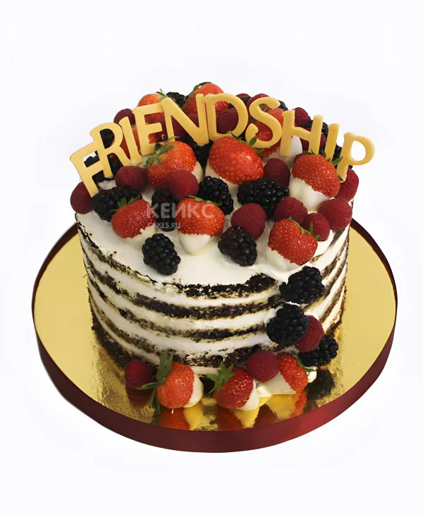 Шоколадный торт с клубникой и ежевикой Фото