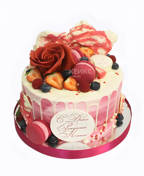 Торт на день рождение с клубникой Фото