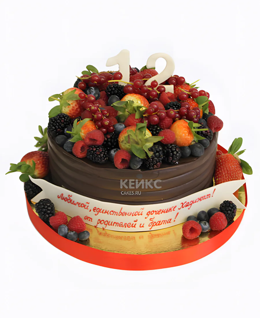 Шоколадный торт с фруктами и ягодами Фото